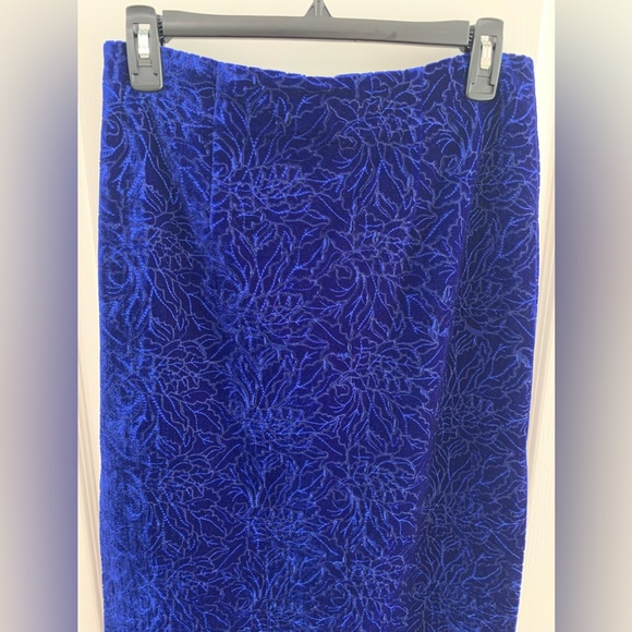 Royal Blue Patterned Velvet Skirt - Picture 6 of 17